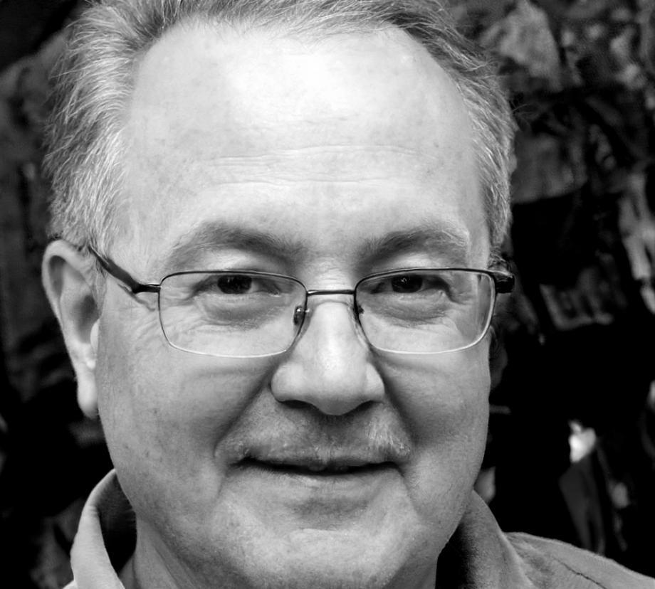 Retrato profesional de Mateo Herrera